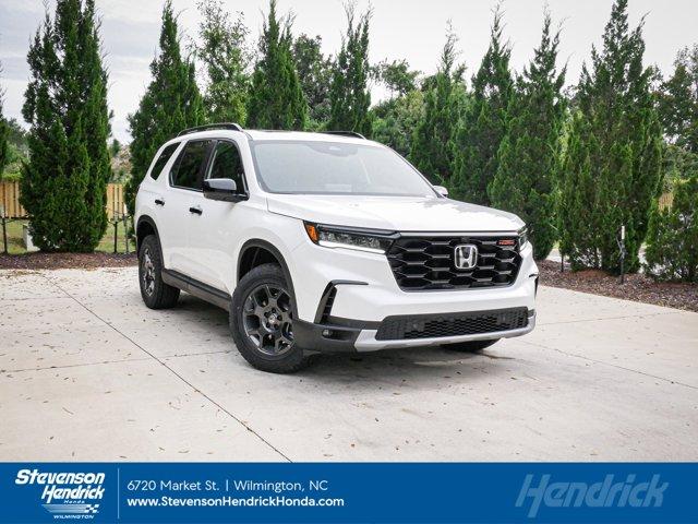 new 2025 Honda Pilot car, priced at $51,350
