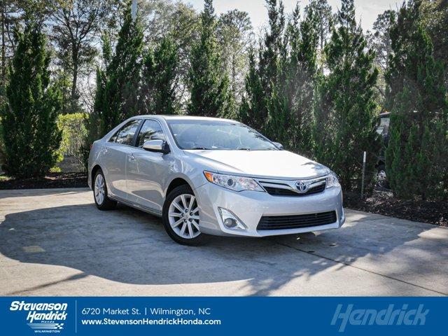 used 2014 Toyota Camry Hybrid car