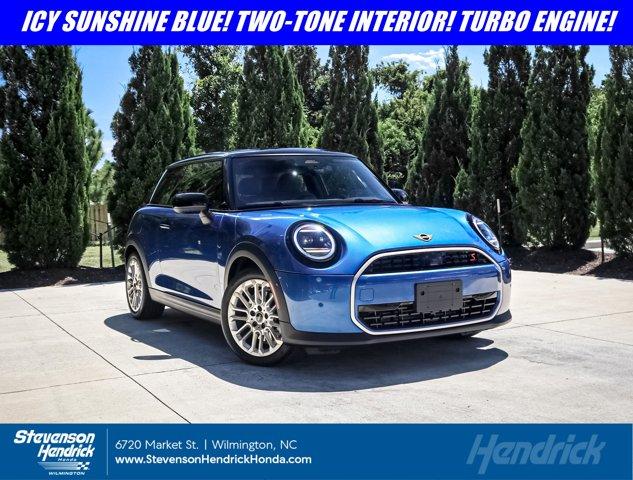 used 2025 MINI Hardtop car, priced at $33,249