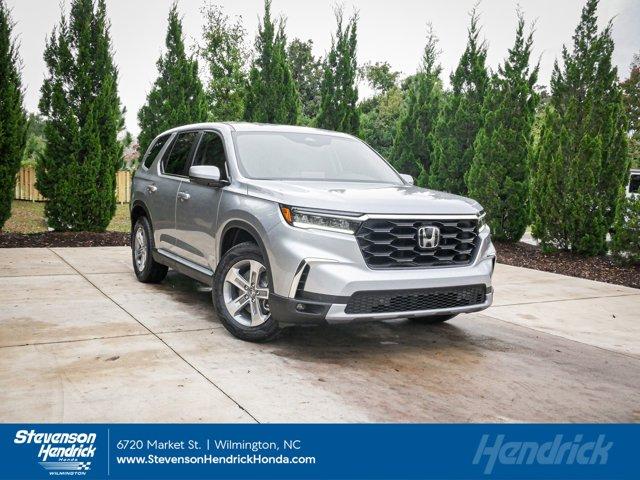 new 2025 Honda Pilot car, priced at $44,995