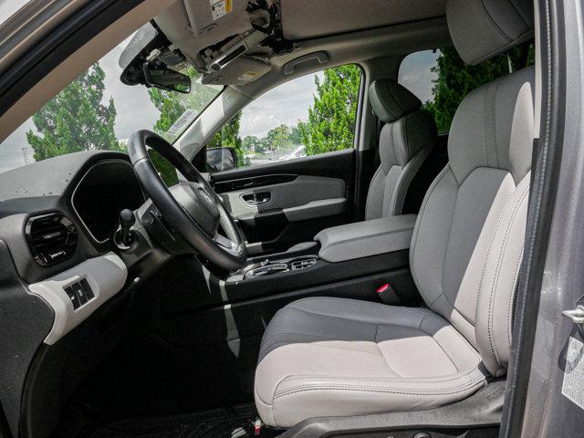 used 2025 Honda Pilot car, priced at $48,299