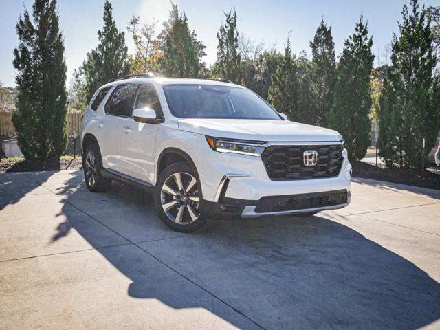 new 2025 Honda Pilot car, priced at $54,930