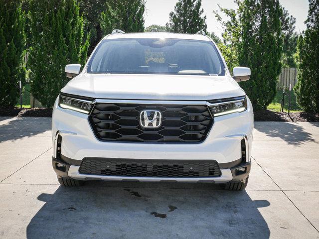 new 2025 Honda Pilot car, priced at $52,870