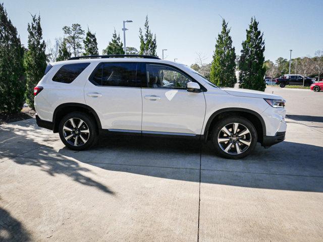 new 2025 Honda Pilot car, priced at $52,180