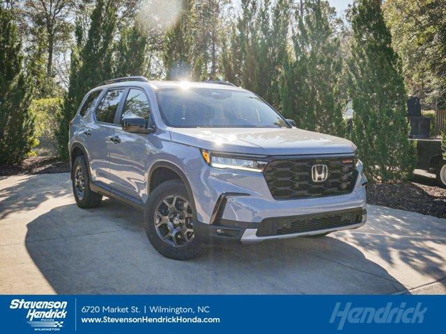 new 2025 Honda Pilot car, priced at $51,250