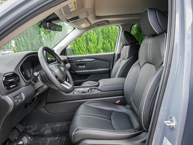 new 2025 Honda Pilot car, priced at $54,985