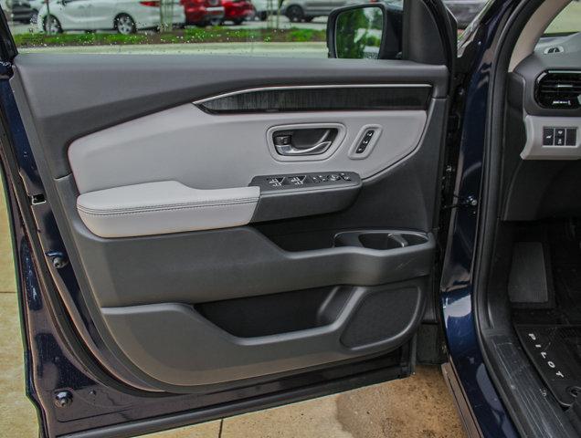 new 2025 Honda Pilot car, priced at $55,520