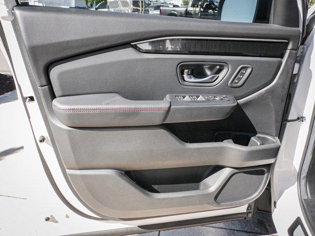 new 2025 Honda Pilot car, priced at $57,215