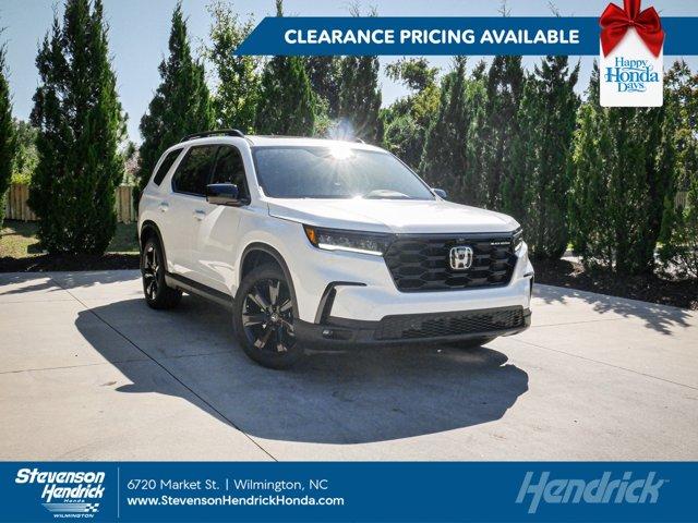 new 2025 Honda Pilot car, priced at $57,215