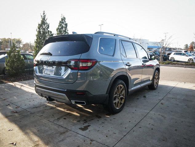 used 2025 Honda Pilot car, priced at $51,326