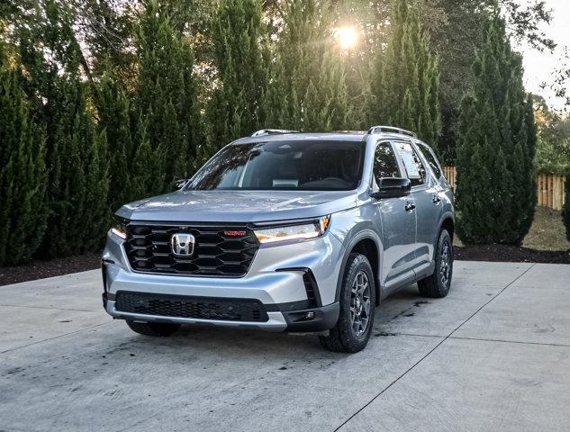 new 2025 Honda Pilot car, priced at $50,895