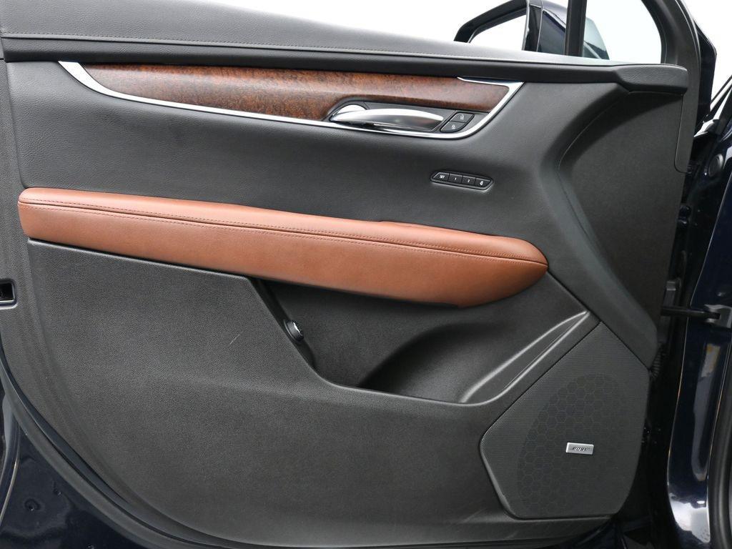 used 2021 Cadillac XT5 car, priced at $28,989