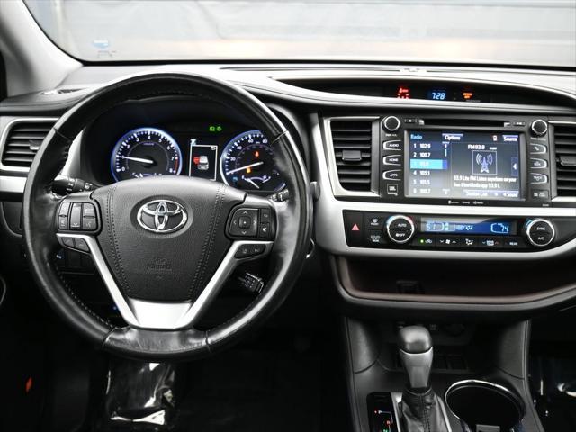 used 2019 Toyota Highlander car, priced at $28,999