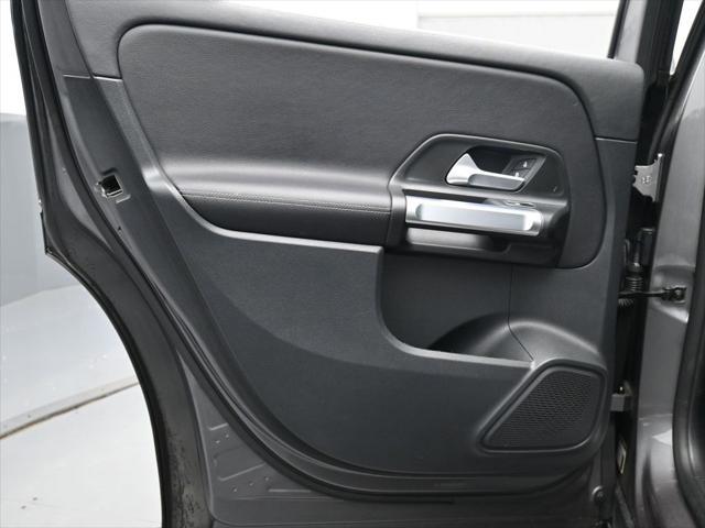 used 2022 Mercedes-Benz GLB 250 car, priced at $30,989