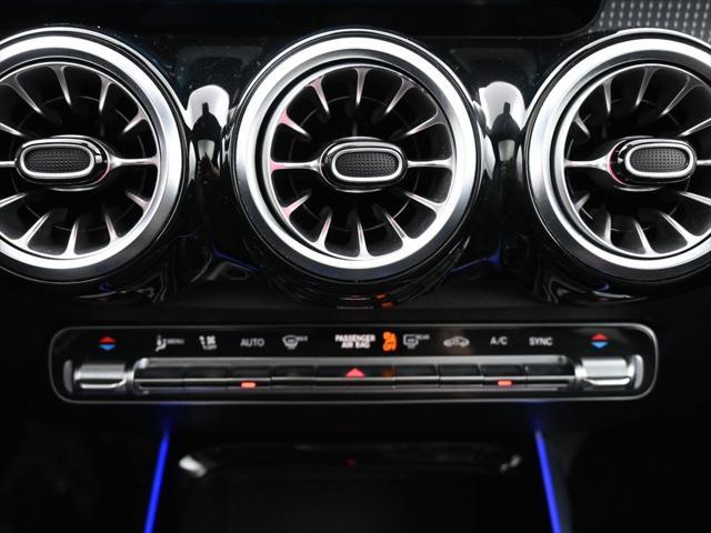 used 2022 Mercedes-Benz GLB 250 car, priced at $30,989