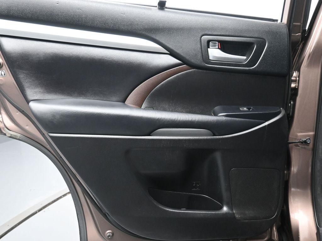 used 2018 Toyota Highlander car, priced at $20,289
