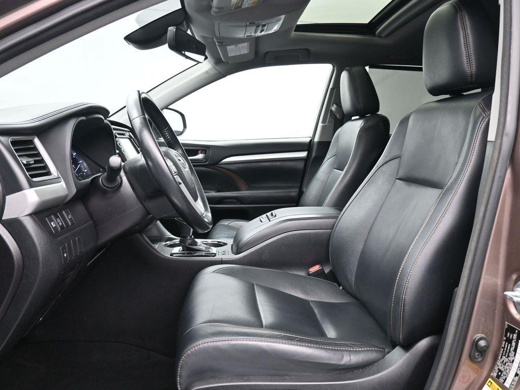 used 2018 Toyota Highlander car, priced at $20,289