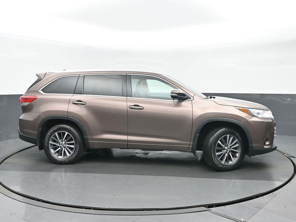 used 2018 Toyota Highlander car, priced at $20,289