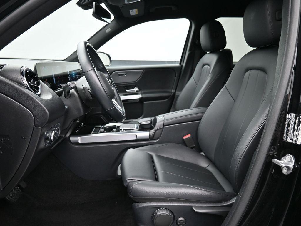 used 2022 Mercedes-Benz GLB 250 car, priced at $30,489