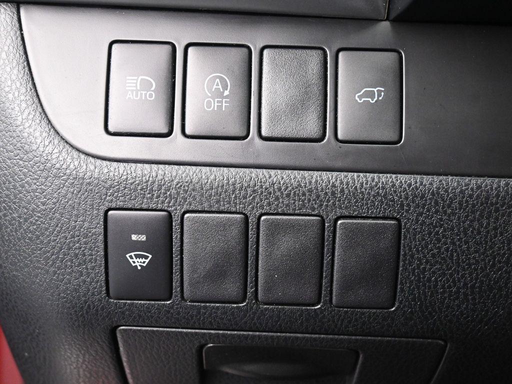 used 2019 Toyota Highlander car, priced at $25,289