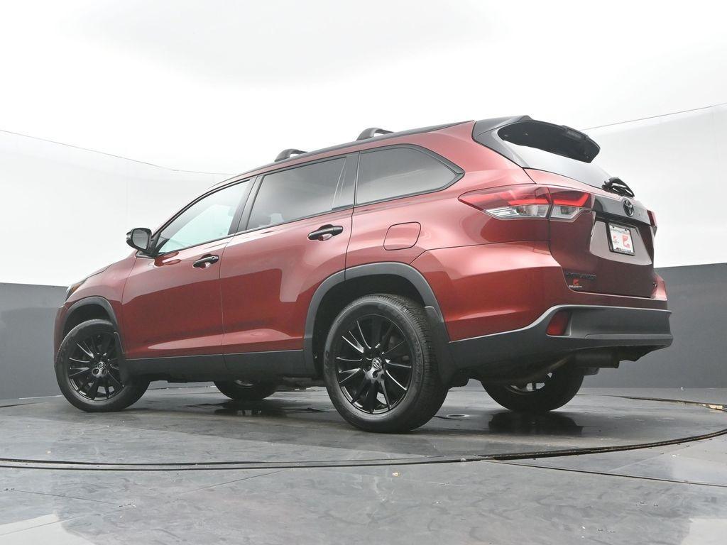used 2019 Toyota Highlander car, priced at $26,189