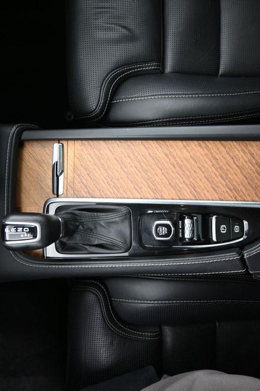 used 2020 Volvo XC90 car, priced at $29,489