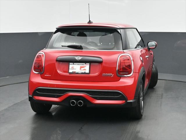 used 2022 MINI Hardtop car, priced at $25,339