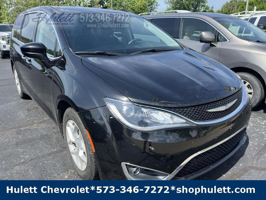 used 2017 Chrysler Pacifica car, priced at $17,995
