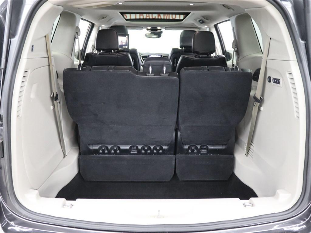 used 2018 Chrysler Pacifica car, priced at $13,785