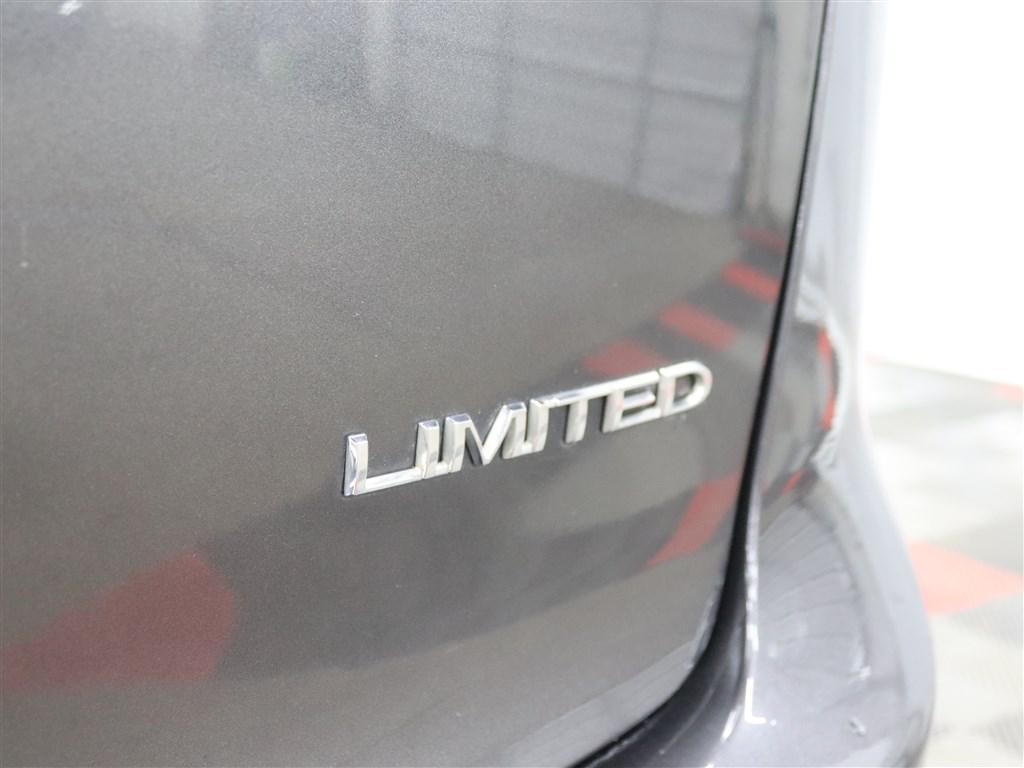 used 2018 Chrysler Pacifica car, priced at $13,785