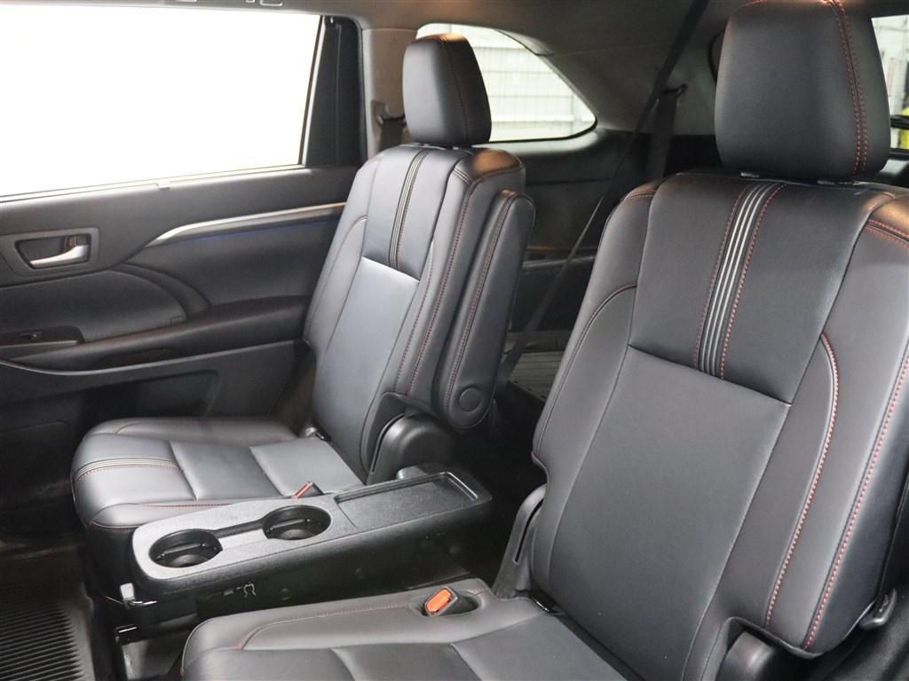 used 2019 Toyota Highlander car, priced at $18,885