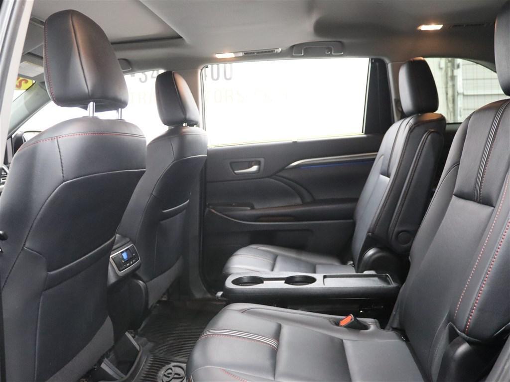 used 2019 Toyota Highlander car, priced at $18,885