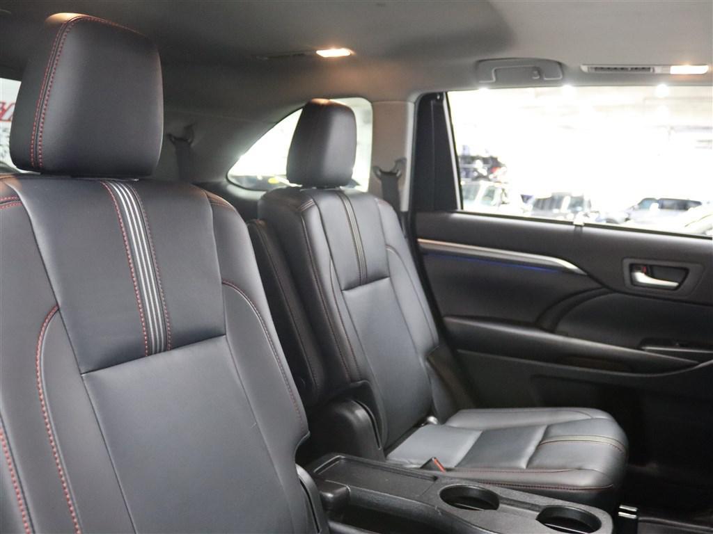 used 2019 Toyota Highlander car, priced at $18,885