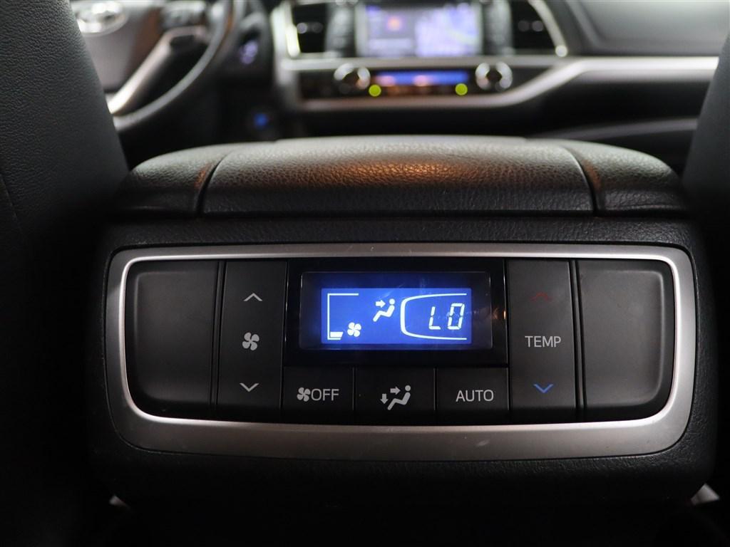 used 2019 Toyota Highlander car, priced at $18,885