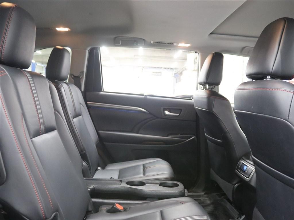 used 2019 Toyota Highlander car, priced at $18,885