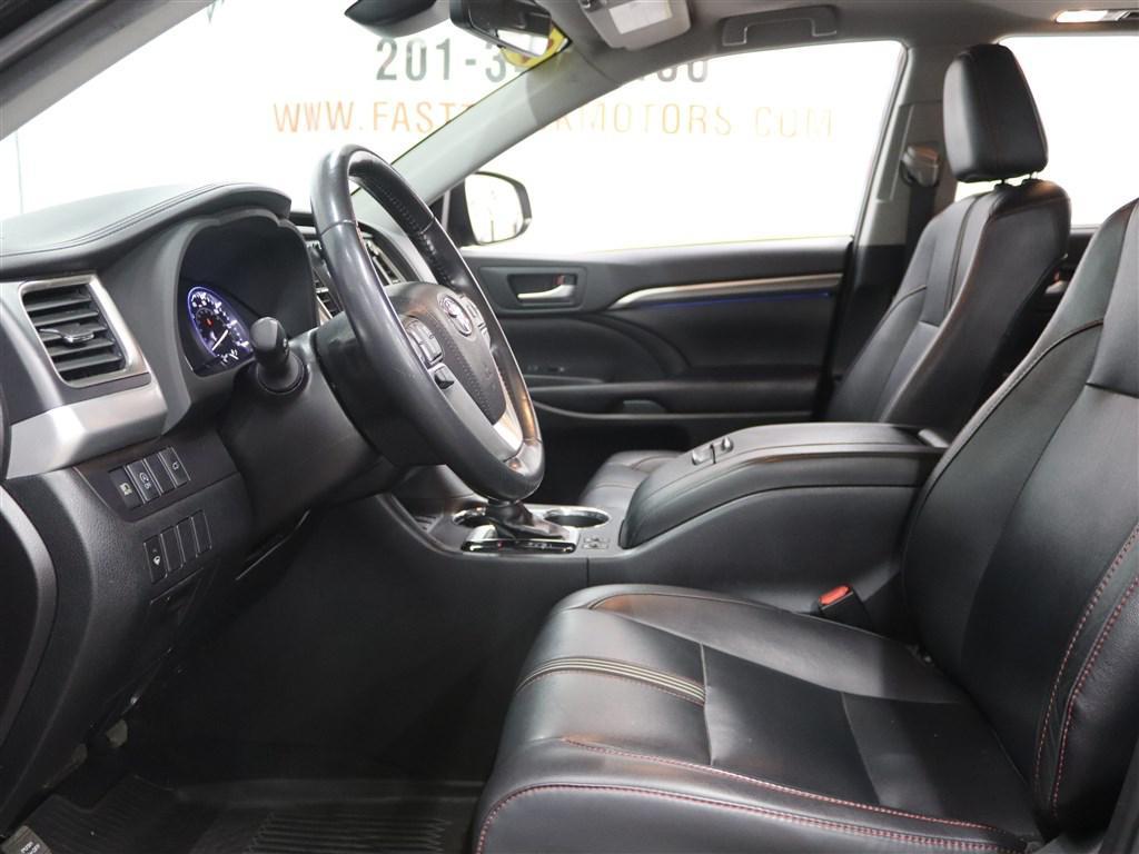 used 2019 Toyota Highlander car, priced at $18,885