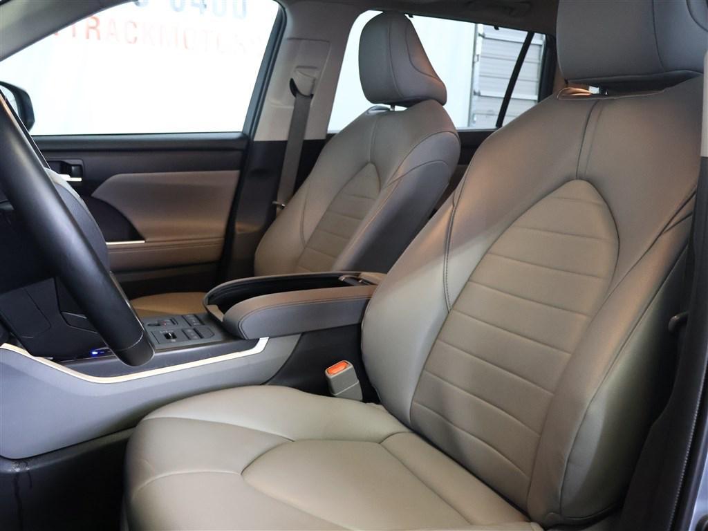 used 2022 Toyota Highlander car, priced at $28,785