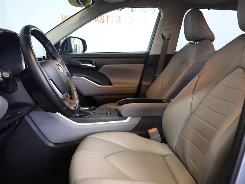 used 2022 Toyota Highlander car, priced at $28,785