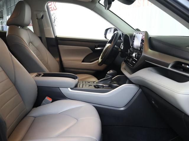 used 2022 Toyota Highlander car, priced at $29,785