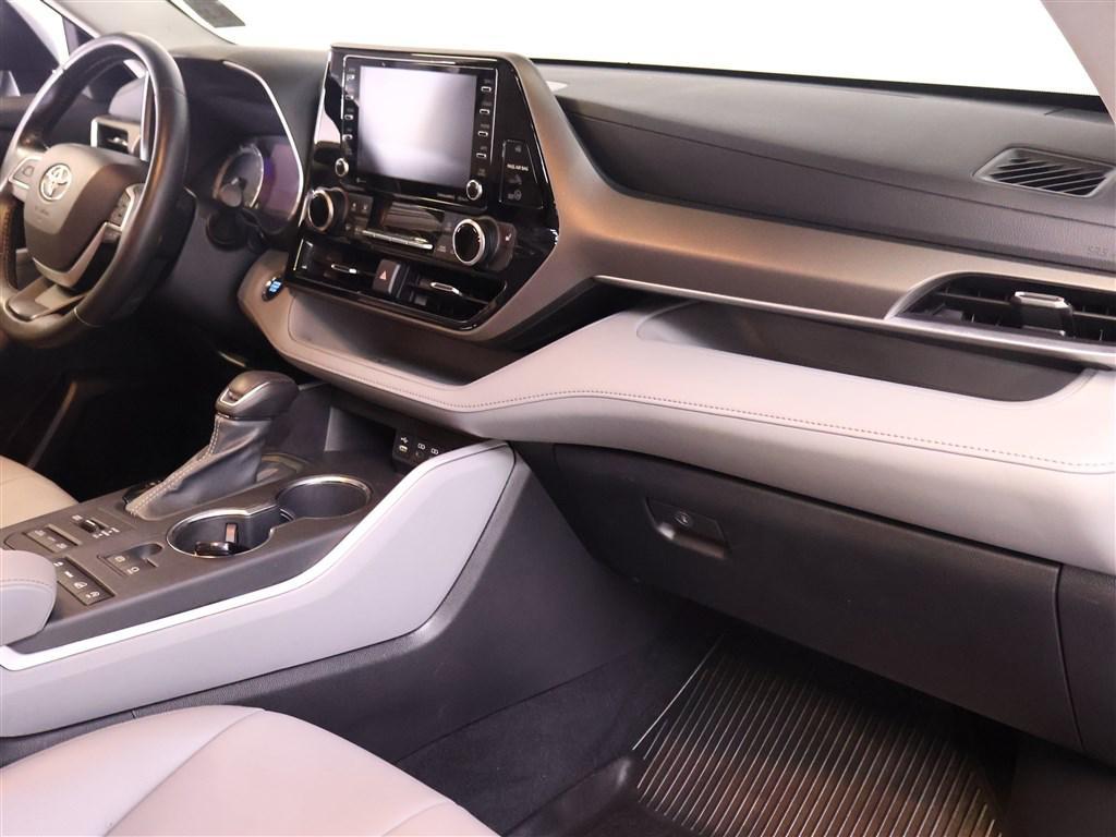 used 2022 Toyota Highlander car, priced at $28,785