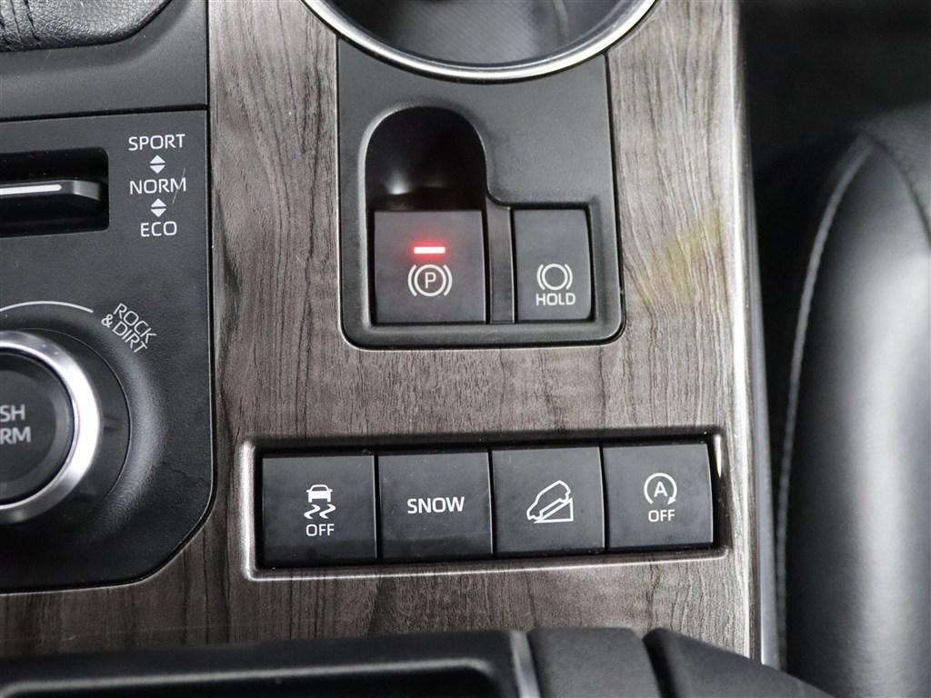 used 2021 Toyota Highlander car, priced at $26,785