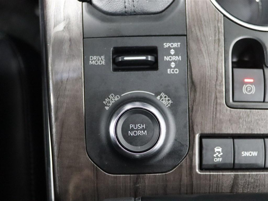 used 2021 Toyota Highlander car, priced at $26,785