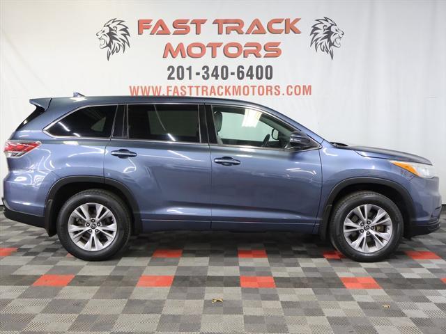 used 2016 Toyota Highlander car, priced at $16,985