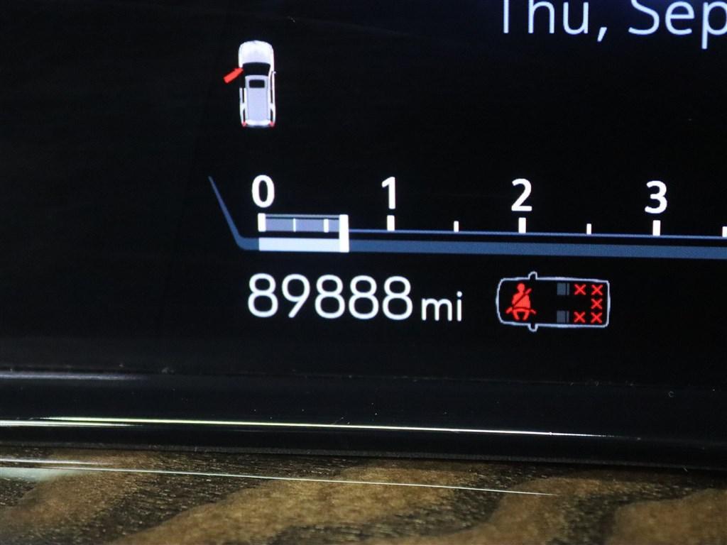 used 2022 Cadillac Escalade ESV car, priced at $59,885