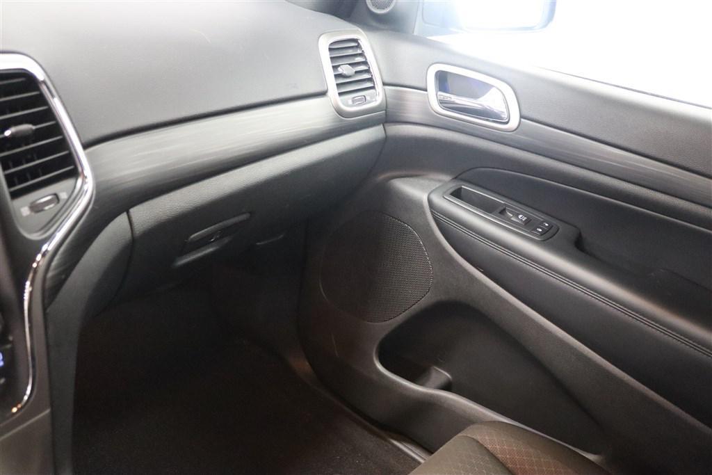 used 2020 Jeep Grand Cherokee car, priced at $17,475
