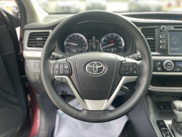 used 2015 Toyota Highlander car, priced at $21,488