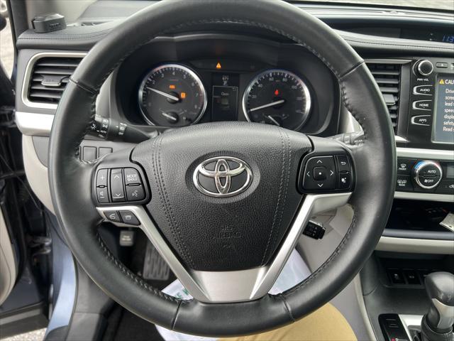 used 2015 Toyota Highlander car, priced at $17,388