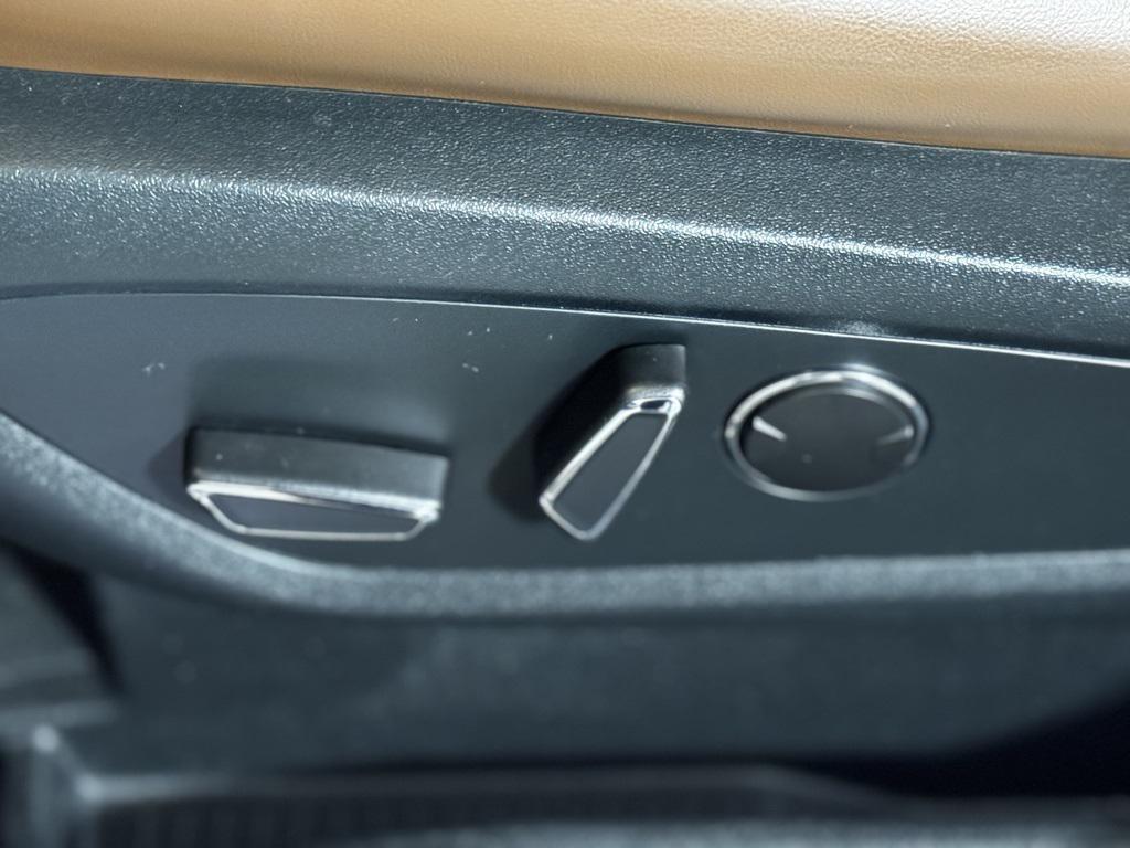 used 2022 Lincoln Nautilus car, priced at $32,580