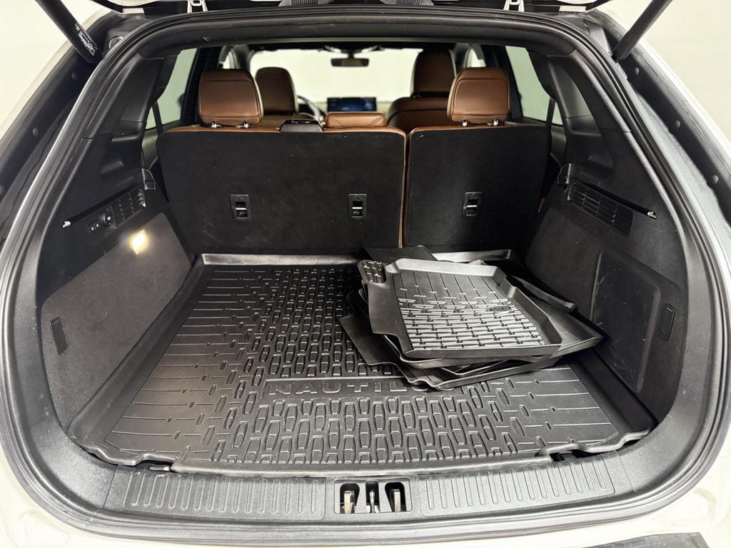used 2022 Lincoln Nautilus car, priced at $32,580