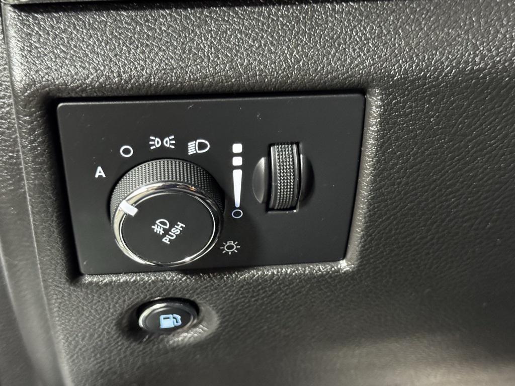 used 2021 Jeep Grand Cherokee car, priced at $23,688